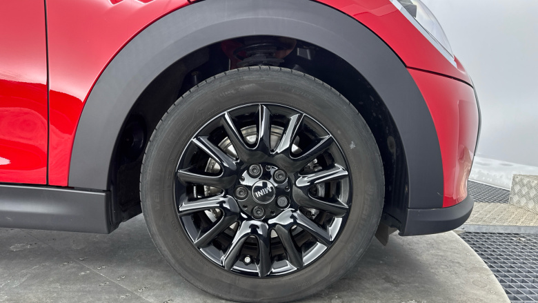 MINI Hatchback 1.5 Cooper Classic Premium 3dr Petrol Hatchback